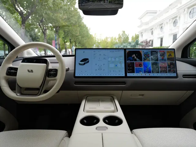 Li Auto i8 — Фото автомобиля 10