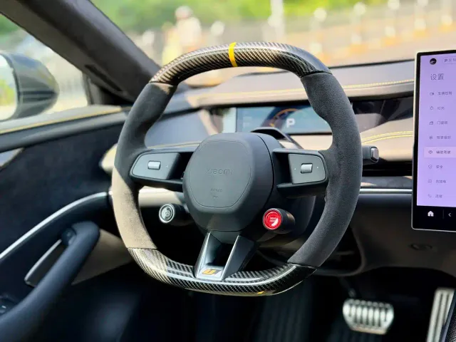 Xiaomi SU7 Ultra — Фото автомобиля 10