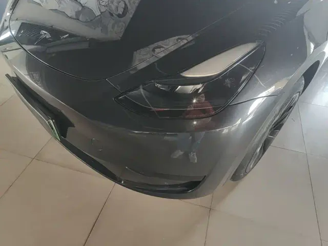 Tesla Model Y — Фото автомобиля 23