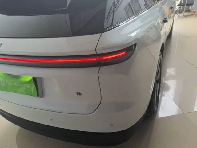 Li Auto i6 — Фото автомобиля 7