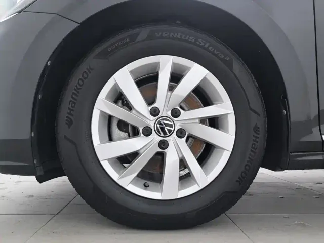 Volkswagen Passat — Фото автомобиля 17