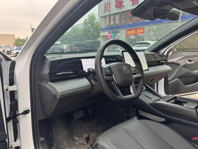 BYD Qin L — Фото автомобиля 4