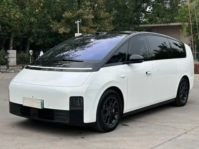 Фотография автомобиля — Li Auto MEGA