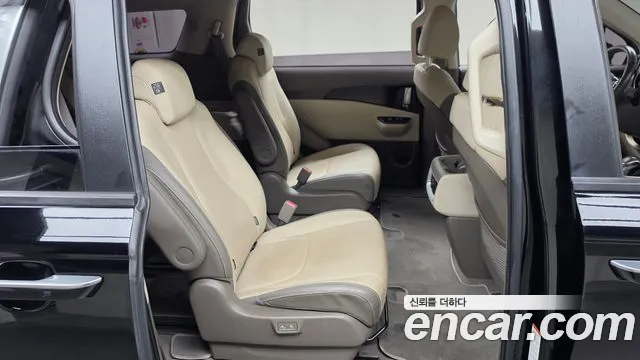 Kia Carnival 4th Gen — Фото автомобиля 18
