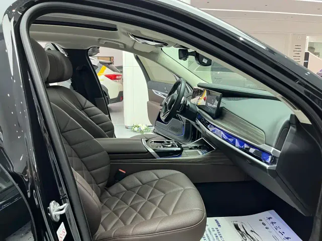 BMW 7 Series — Фото автомобиля 13