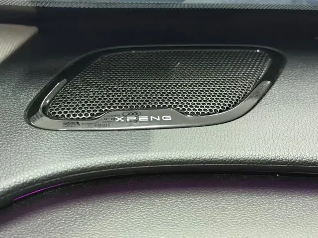 Xpeng P7 — Фото автомобиля 9