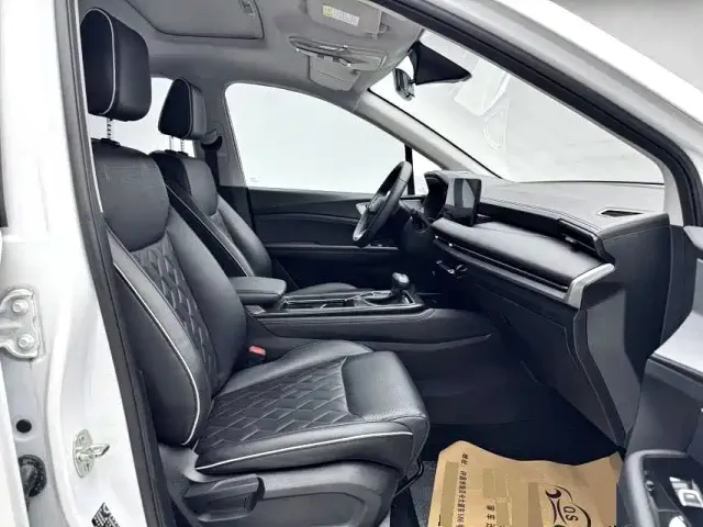 Wuling Jiachen — Фото автомобиля 14