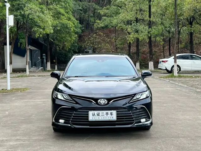 Toyota Camry — Фото автомобиля 2