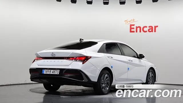 Hyundai Avante CN7 — Фото автомобиля 2