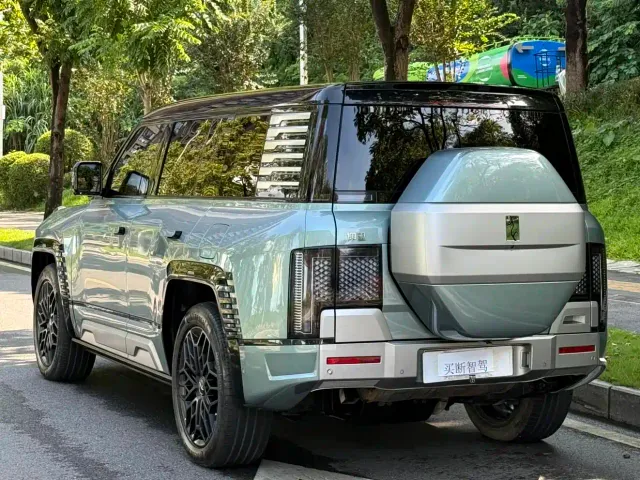 BYD U8 — Фото автомобиля 3