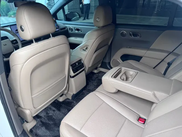 Li Auto i6 — Фото автомобиля 8
