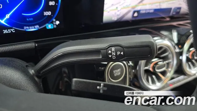Mercedes-Benz EQA — Фото автомобиля 9