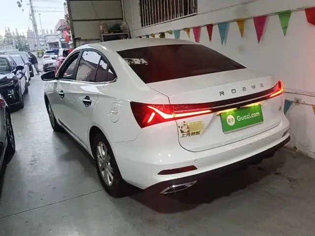 Roewe i5 — Фото автомобиля 4