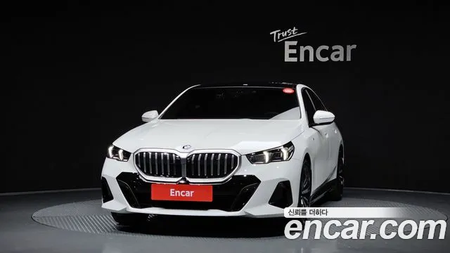 BMW 5-Series 5 серия (G60) 530i xDrive M Sport — Фото автомобиля 2