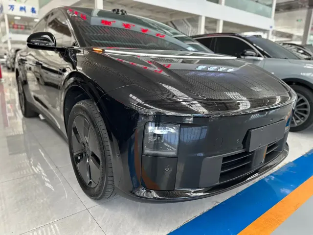 Li Auto i6 — Фото автомобиля 3