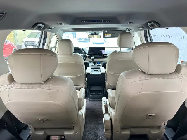 Toyota Sienna — Фото автомобиля 7