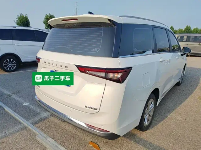 Wuling Jiachen — Фото автомобиля 6