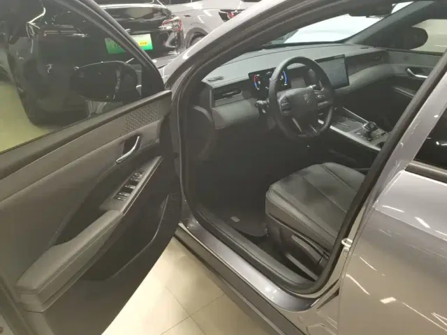 BYD Qin PLUS — Фото автомобиля 15
