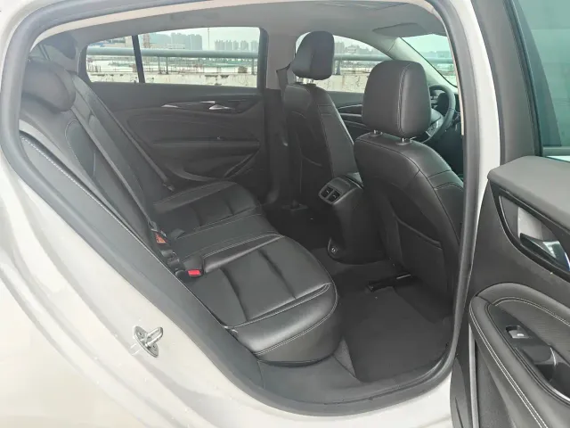Buick Regal — Фото автомобиля 9