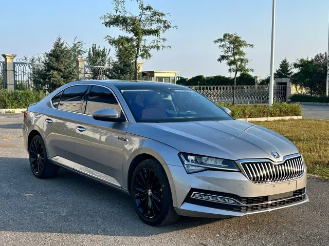 Skoda Superb — Фото автомобиля 3