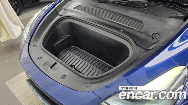 Tesla Model Y — Фото автомобиля 9