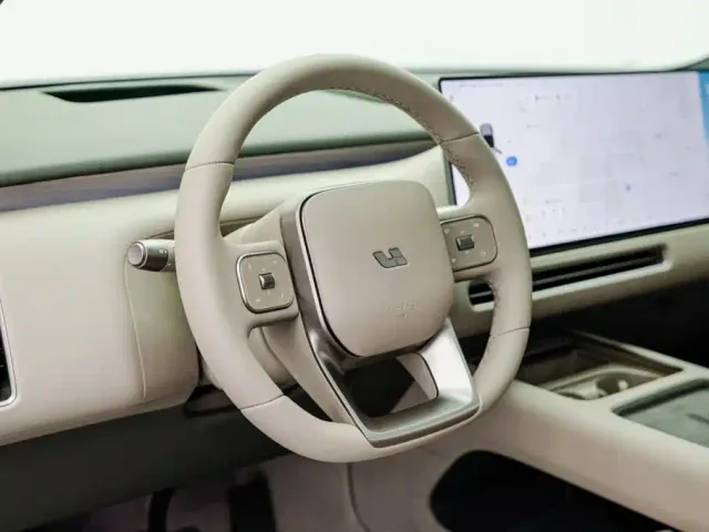 Li Auto Li L8 — Фото автомобиля 8