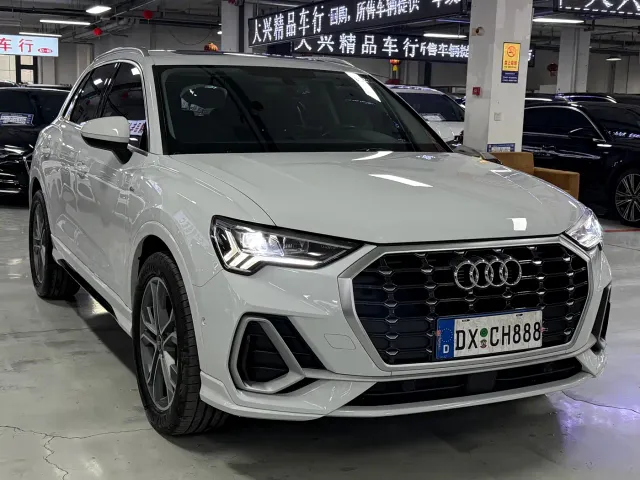Audi Q3 — Фото автомобиля 3
