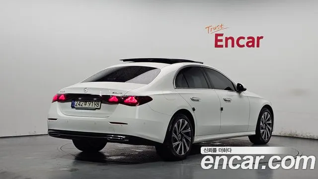 Mercedes-Benz E-Class E-класс W214 E300 4MATIC Exclusive — Фото автомобиля 2