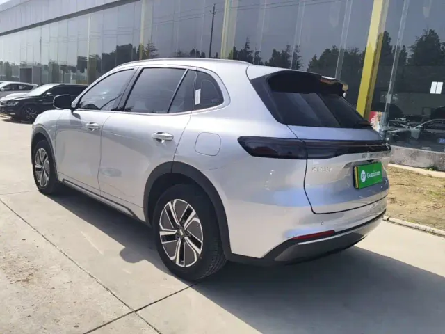 Geely Galaxy Starship 7 EM-i — Фото автомобиля 4