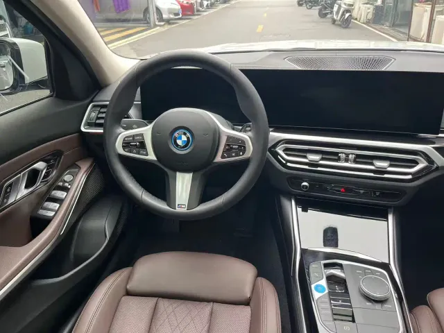 BMW i3 — Фото автомобиля 11