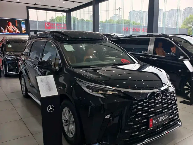 Toyota Granvia — Фото автомобиля 3