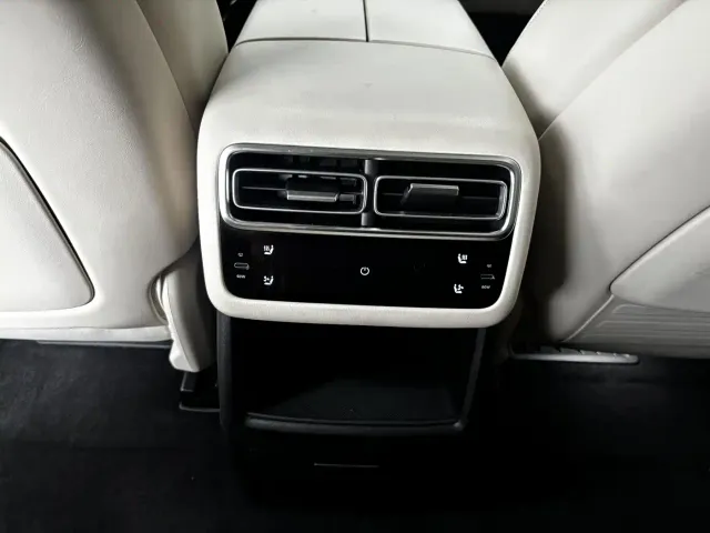 Li Auto L7 — Фото автомобиля 19