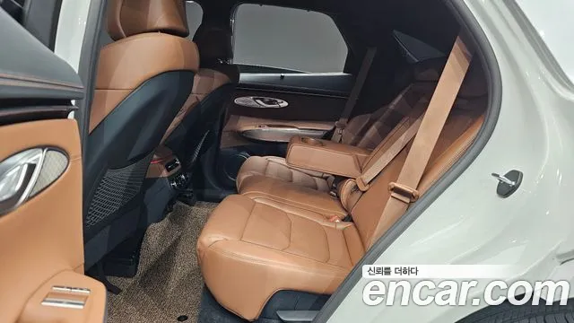 Genesis GV70 — Фото автомобиля 17