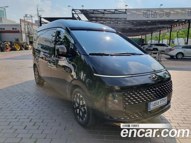 Фотография автомобиля — Hyundai Staria