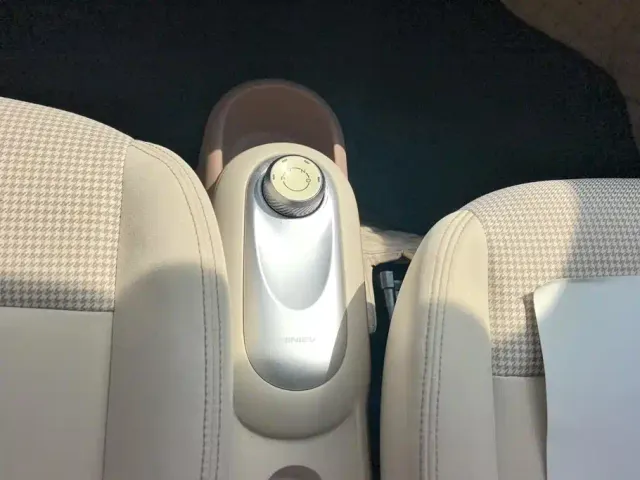 Wuling Hongguang Mini EV — Фото автомобиля 16