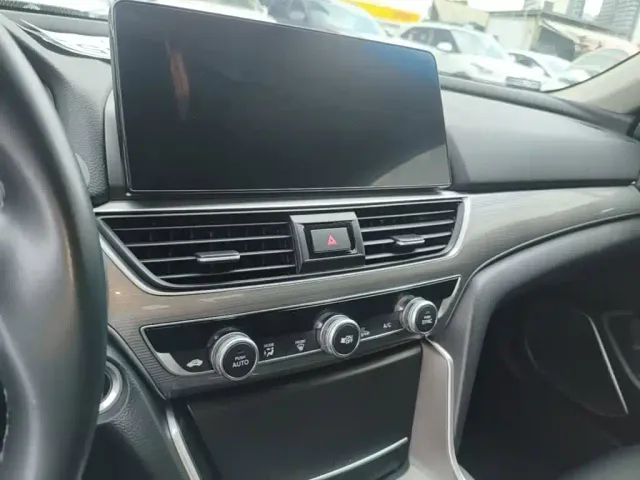 Honda Accord — Фото автомобиля 12