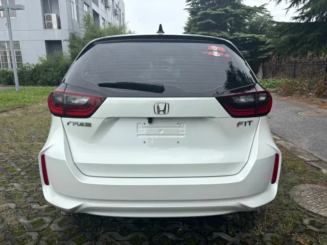 Honda Fit — Фото автомобиля 5