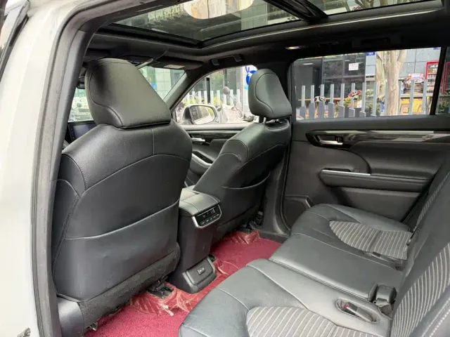 Toyota Crown Kluger — Фото автомобиля 11
