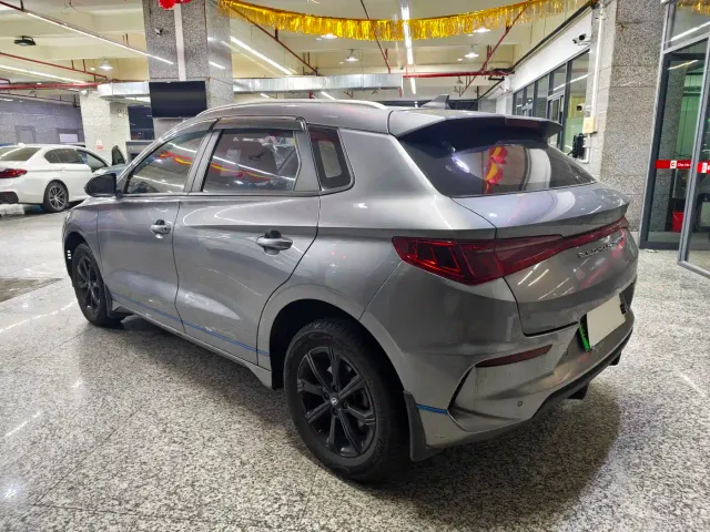 BYD e2 — Фото автомобиля 12
