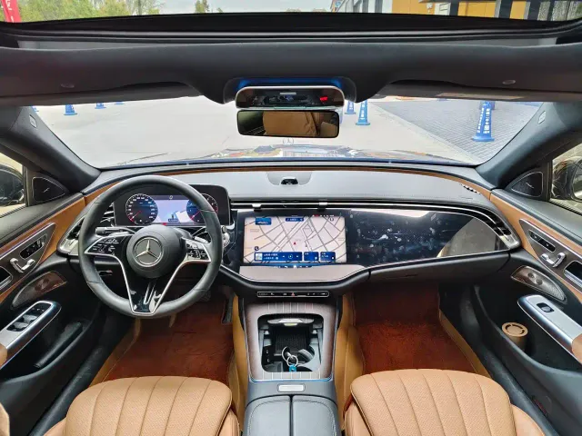 Mercedes-Benz E-Class — Фото автомобиля 8