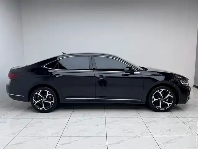 Volkswagen Passat — Фото автомобиля 2