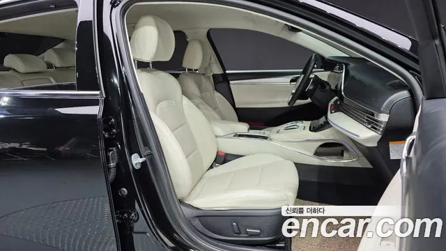 Hyundai Grandeur Grandeur (New) Hybrid — Фото автомобиля 16