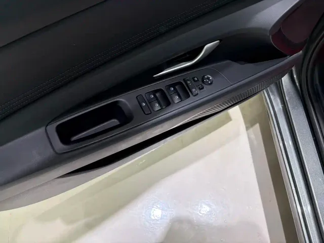 Hyundai Elantra — Фото автомобиля 14