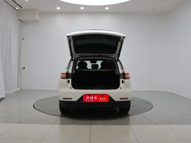 Leapmotor C11 — Фото автомобиля 7