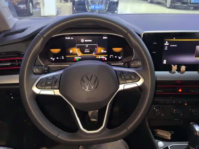 Volkswagen Lavida — Фото автомобиля 15