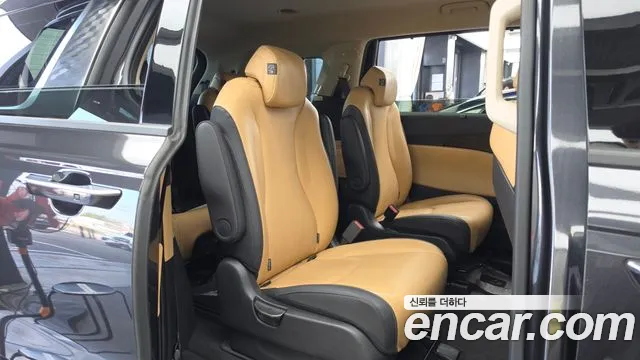 Kia Carnival Generation 4 — Фото автомобиля 18