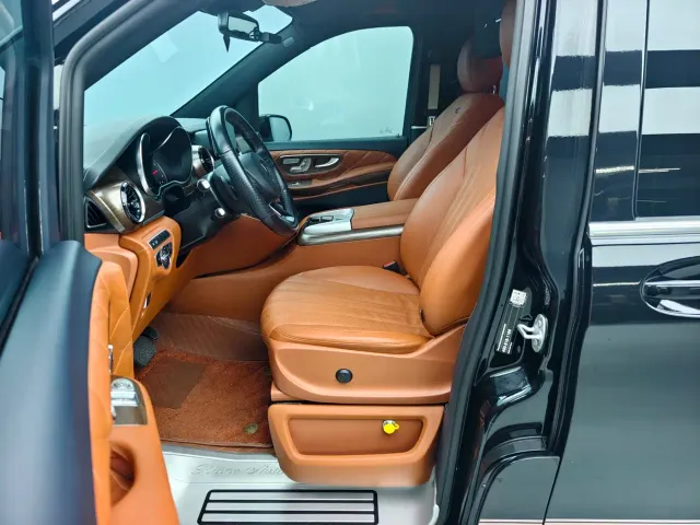 Rhein Auto Traveler — Фото автомобиля 9