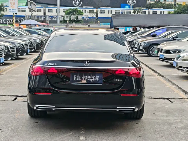 Mercedes-Benz E-Class — Фото автомобиля 16
