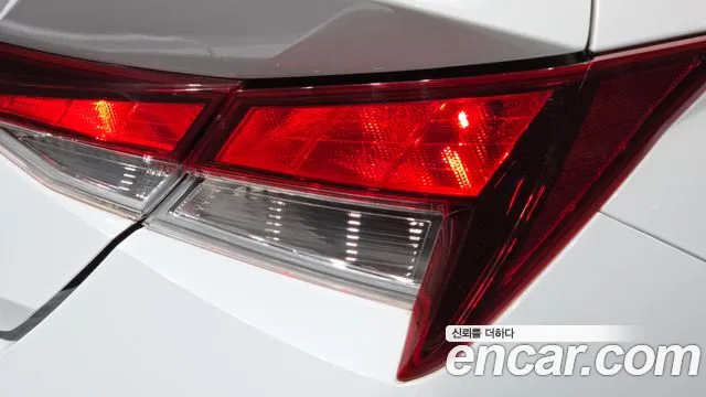 Hyundai AVANTE Avante (CN7) 1.6 LPi (Для проката) — Фото автомобиля 23
