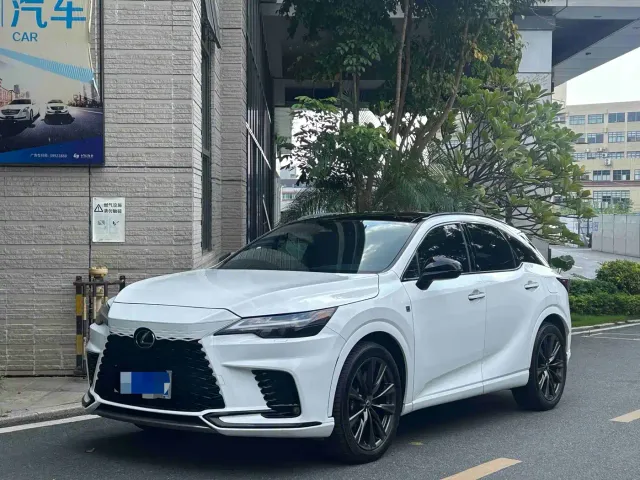Фотография автомобиля — Lexus RX